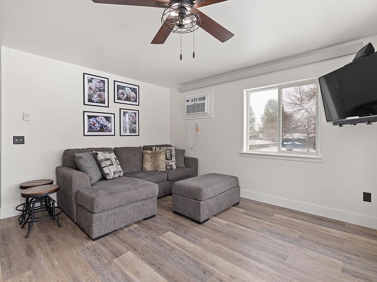 8054 Blucksberg Dr photo 5