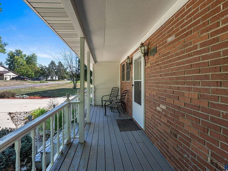 2809 W Delrich Dr photo 2