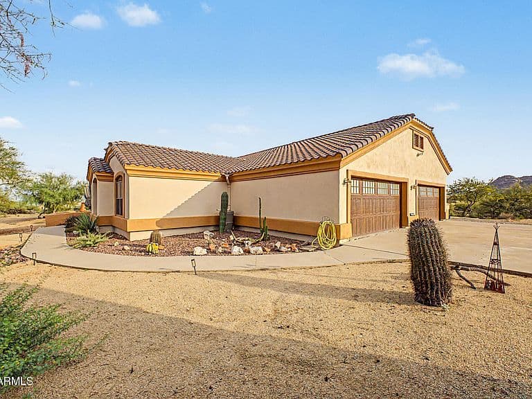 13849 E HAWKNEST Road photo 5