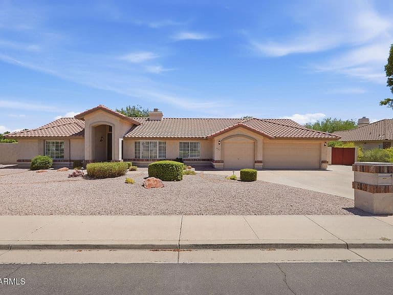 4561 E ENROSE Street photo 2