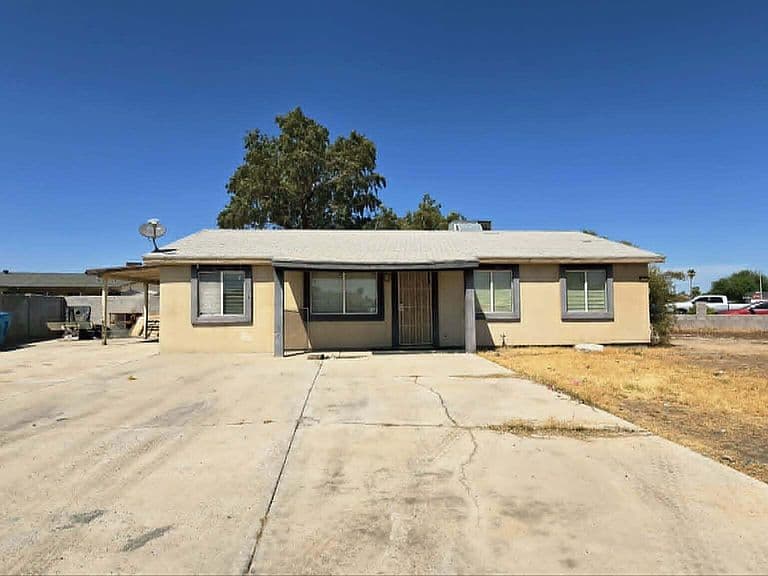 8220 W MEADOWBROOK Avenue photo 4