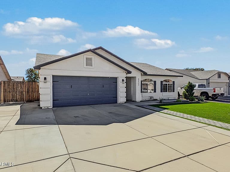 4427 E MEADOW LARK Way photo 5