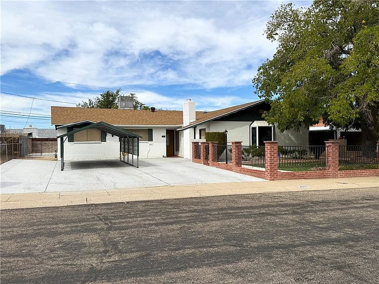 2911 Arthur Street photo 2
