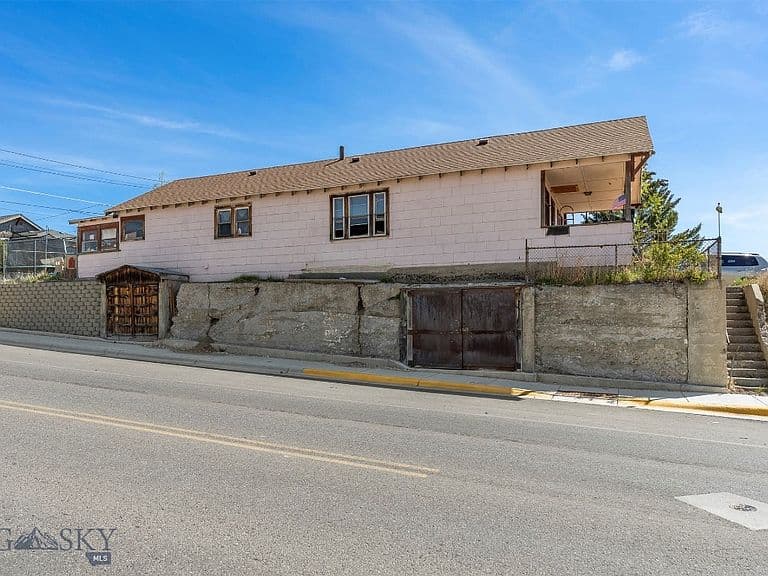855 Lewisohn St photo 3