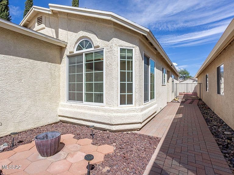 8100 N Millwheel Pl photo 5