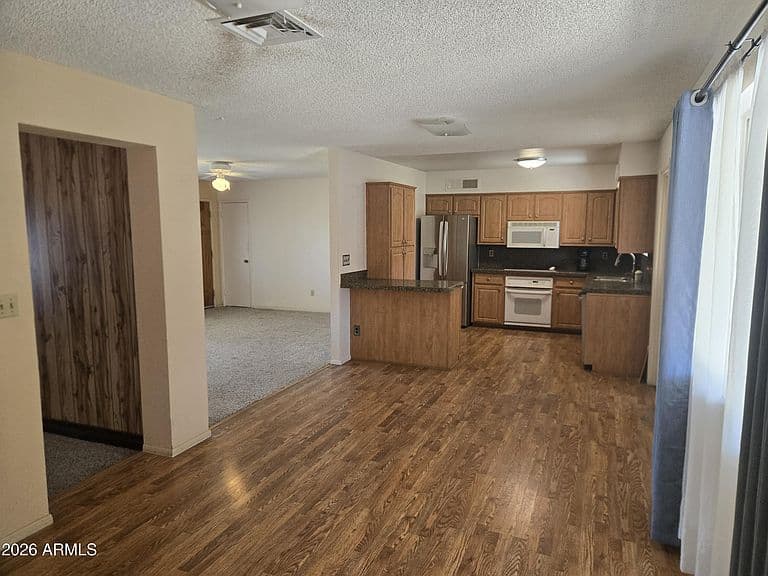 6633 W Ellis Drive photo 4