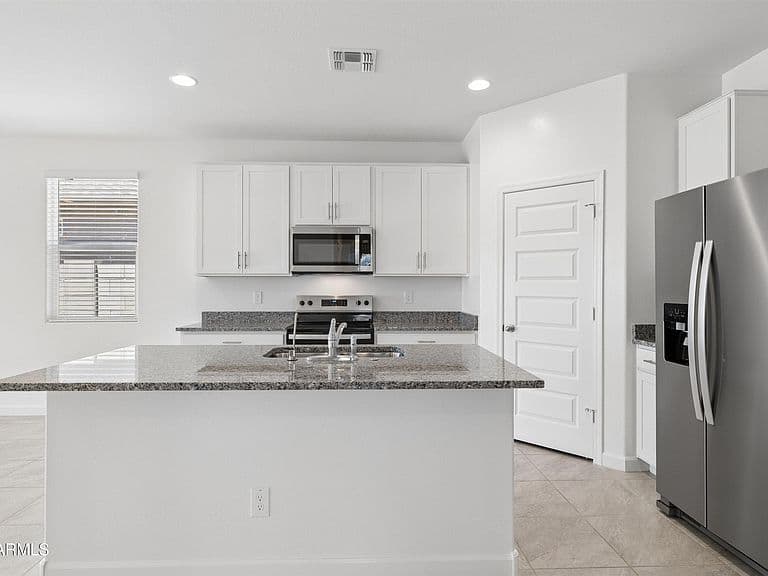 5576 E Darwin Drive photo 5