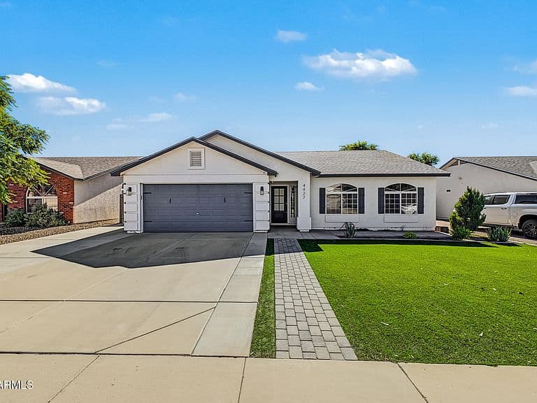 4427 E MEADOW LARK Way photo 2