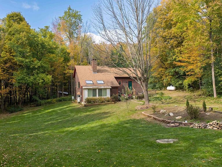 852 Boardman Hill photo 4