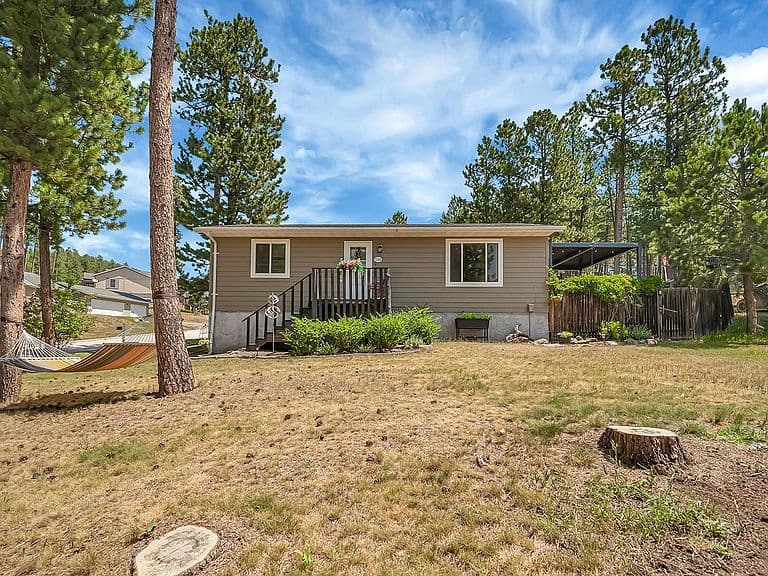 530 Deegan Dr photo 3