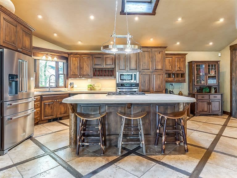 556 Windy Acres Dr photo 5