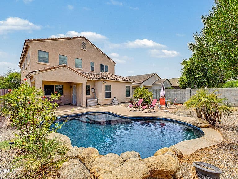 1658 W Dugan Drive photo 3
