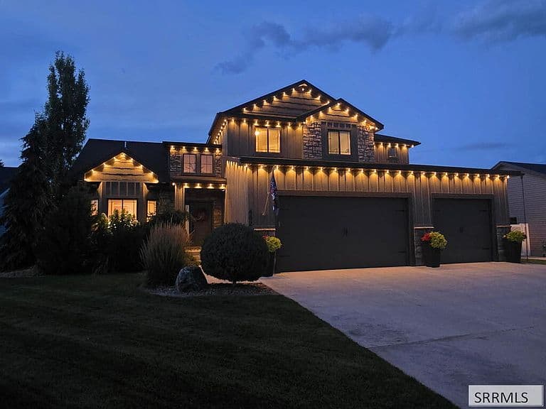 442 N Pointe Dr photo 2