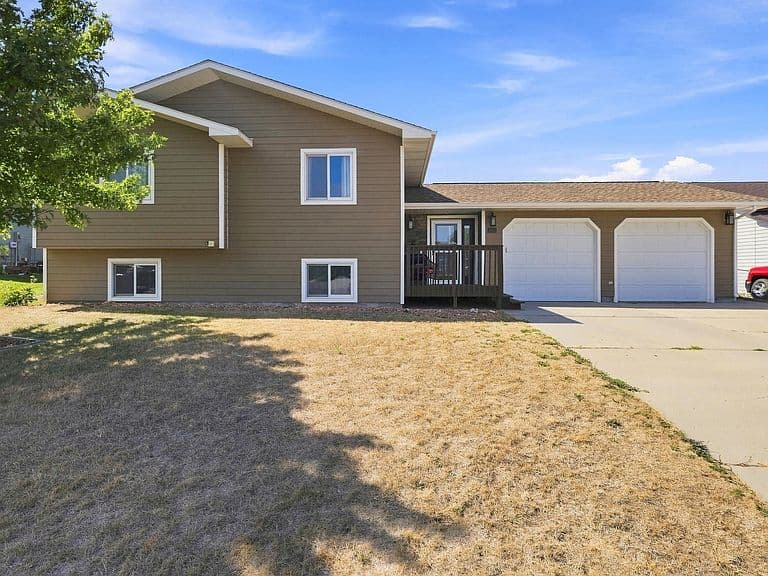 2911 Greenwood Trl photo 1
