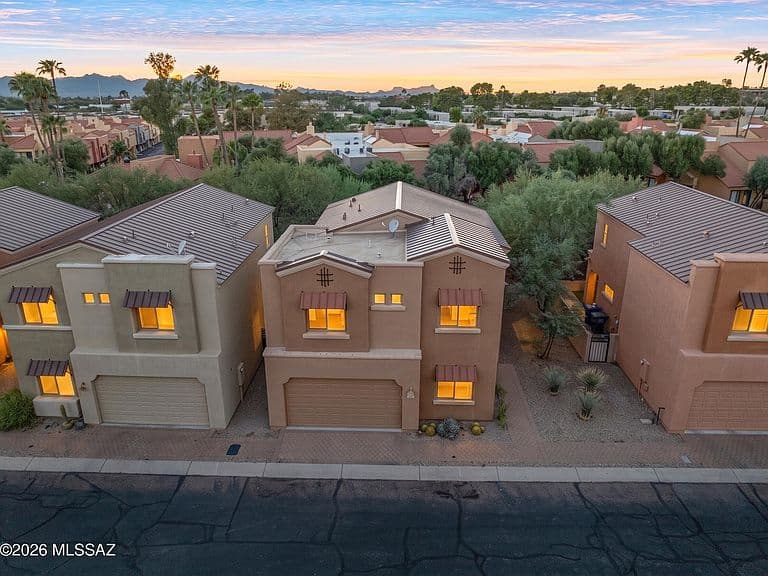 4261 N Golden Ridge Ln photo 3