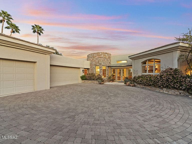 3140 E Crest Shadows Dr photo 4