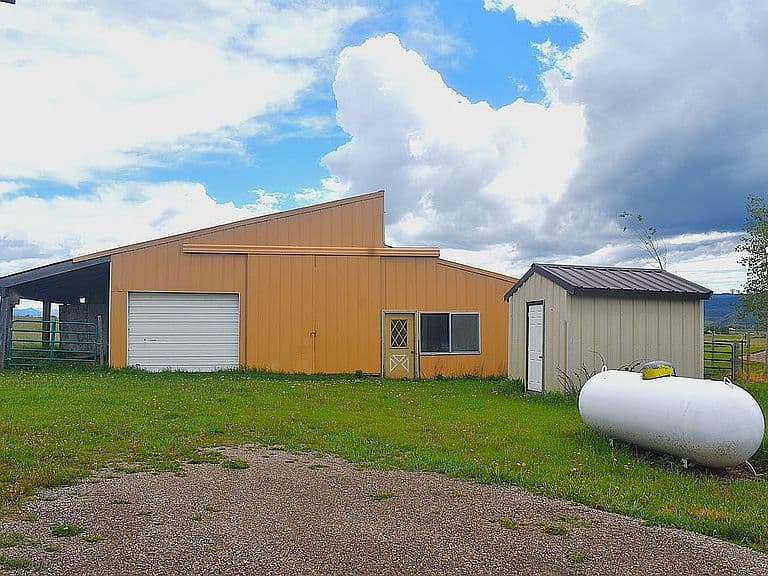 218 Cmr Dr photo 5