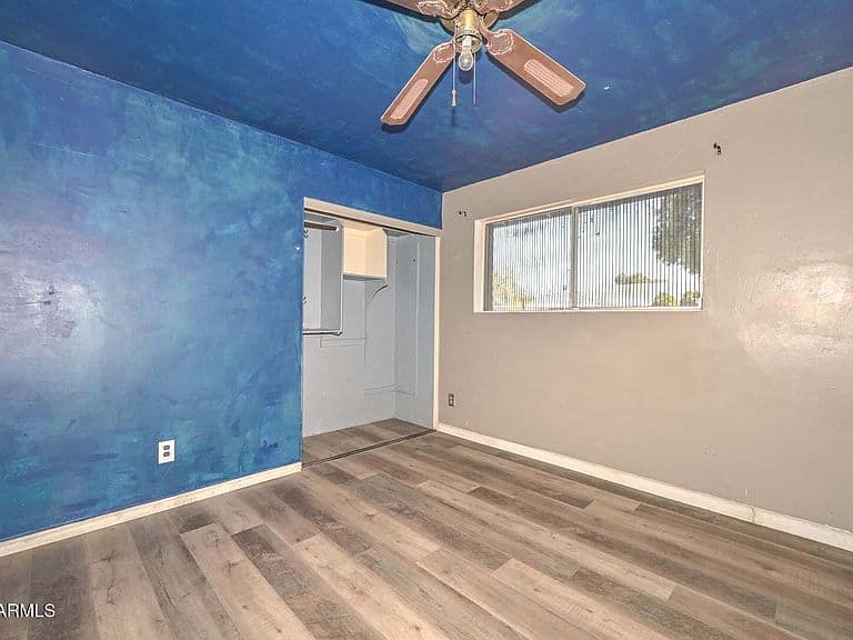 11840 N 49TH Avenue photo 2