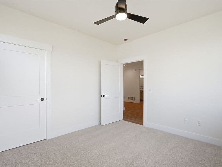 3990 Camden St APT B photo 4