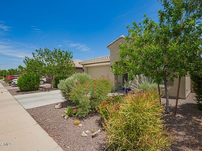 18653 W MESCAL Street photo 5