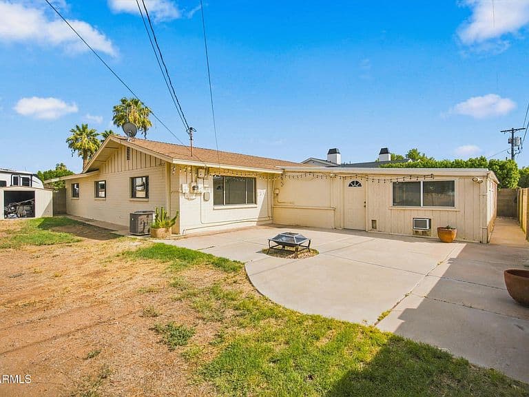 4518 N 36TH Place photo 5