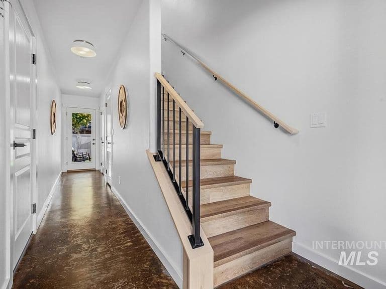 542 S Pine Island Ln photo 3