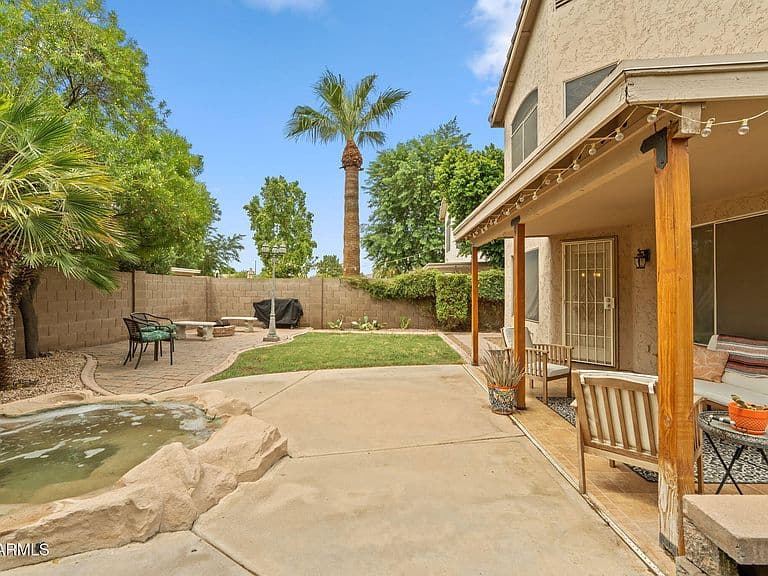 519 W ENCINAS Street photo 5