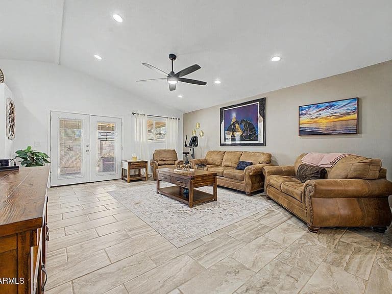 1048 W HEATHER Drive photo 5