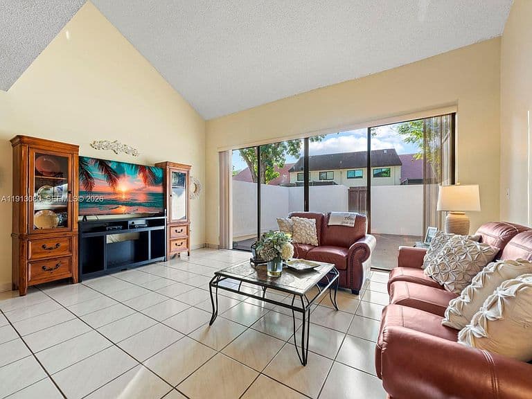 13350 SW 91st Ter APT C photo 4