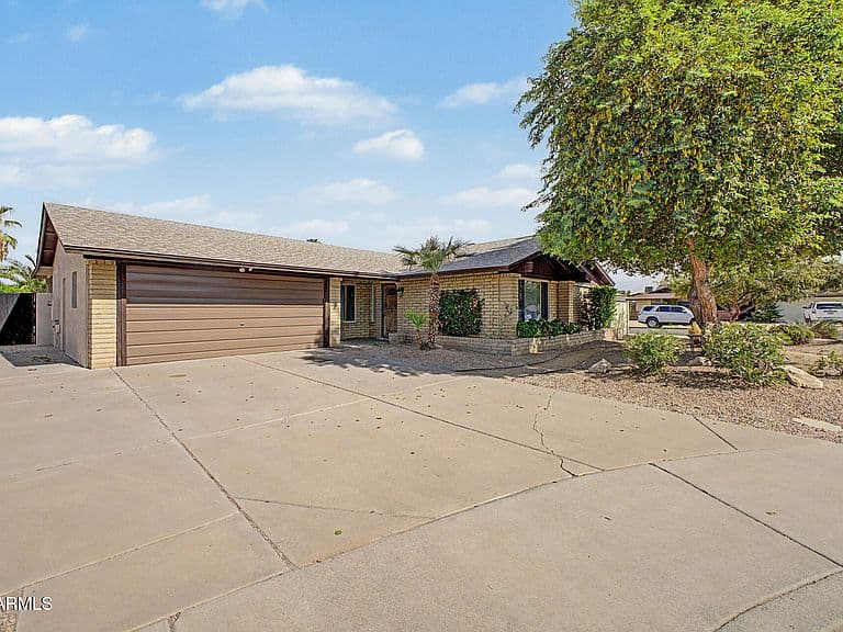 1530 W PAMPA Avenue photo 2
