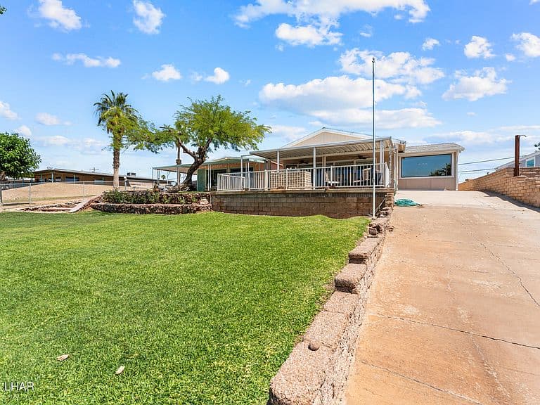 256 E Riverfront Dr photo 3