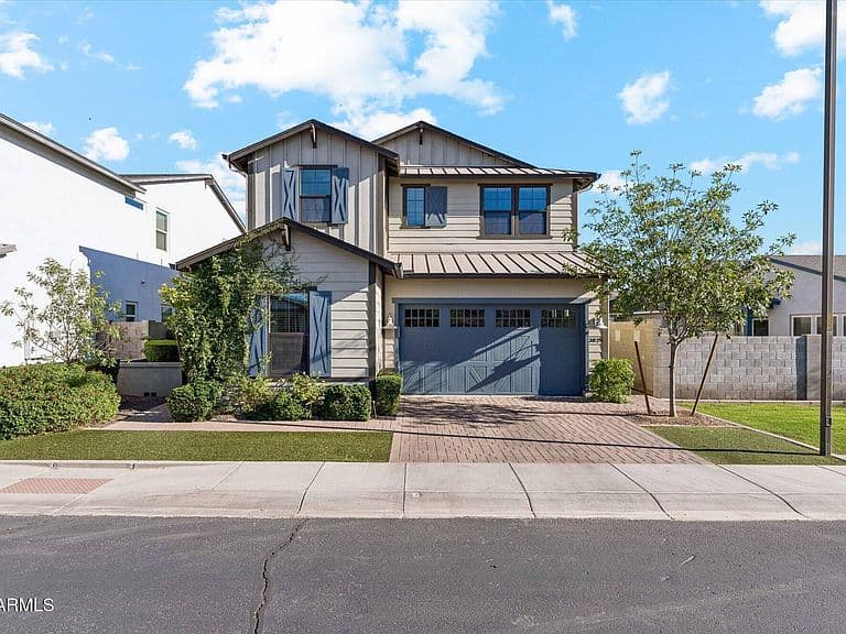 3829 E CRITTENDEN Lane photo 2