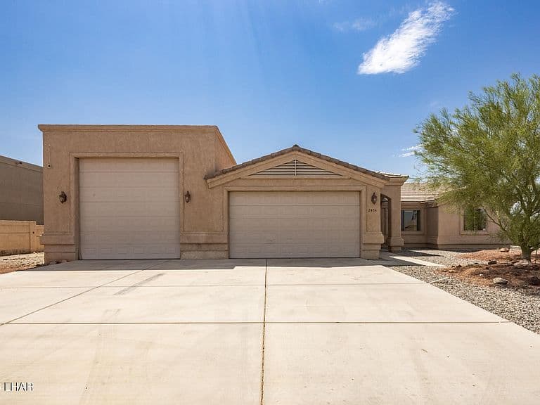 2454 Cliffwood Dr photo 1