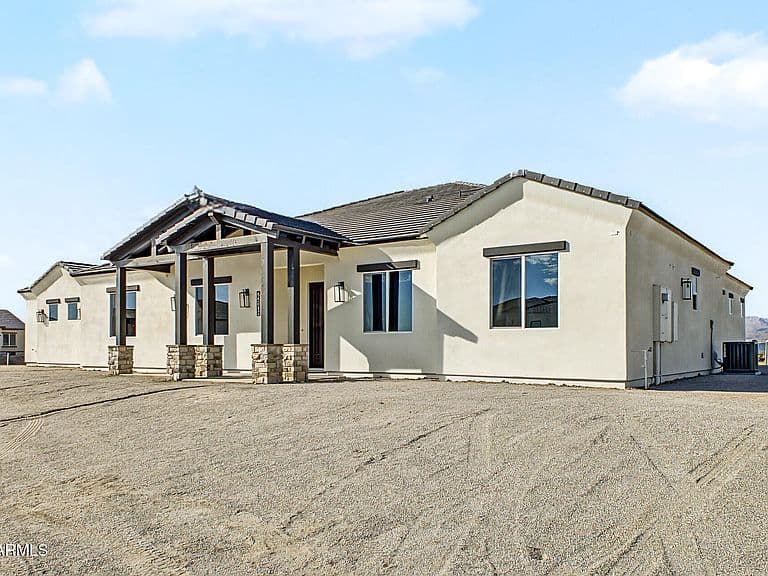 22108 W HARWELL Road photo 5