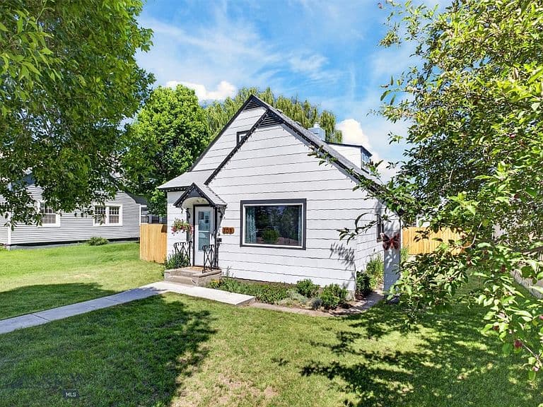 205 4th St photo 4