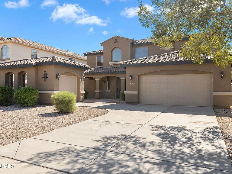 15305 W ROMA Avenue photo 4