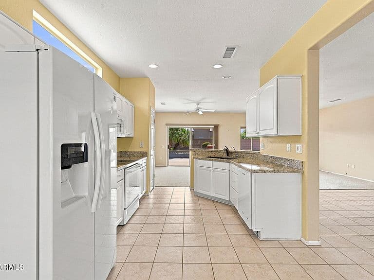 18373 N Shimmer Lane photo 4