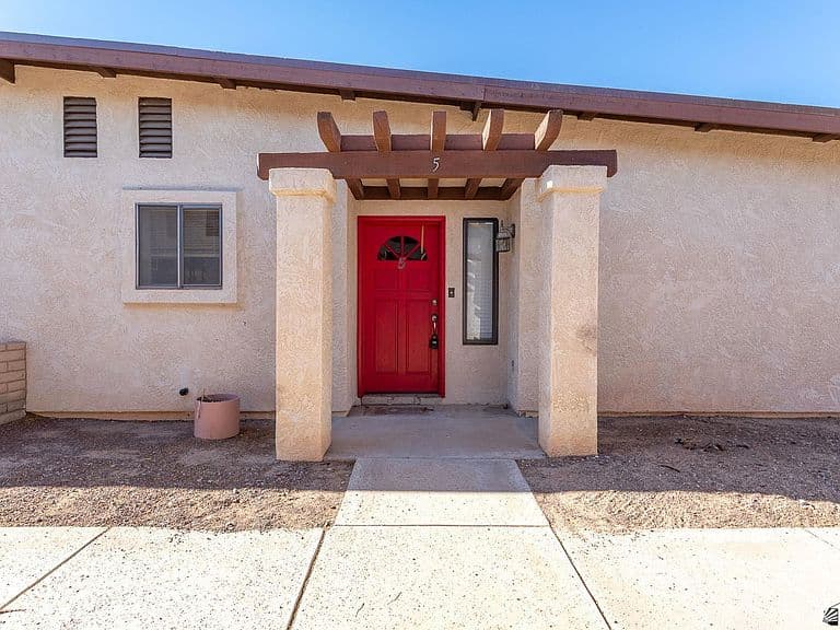 1465 E Laguna Pl photo 1