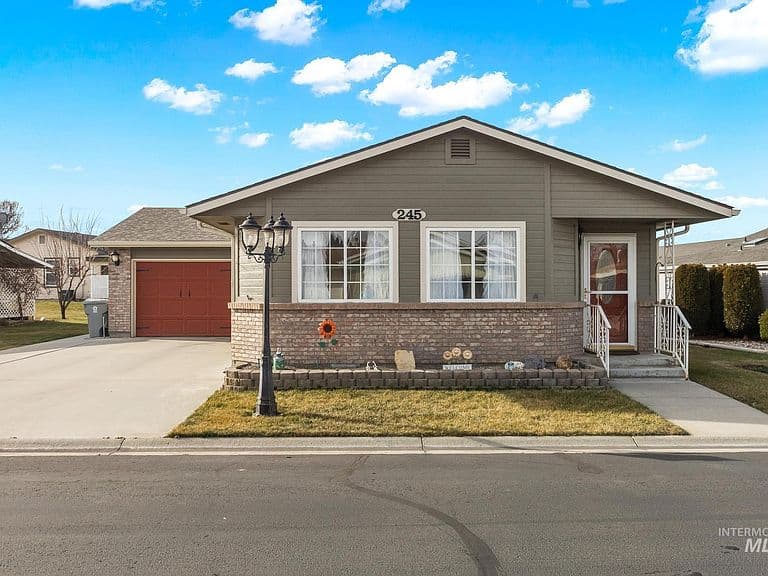 1100 Burnett Dr #245-A photo 2