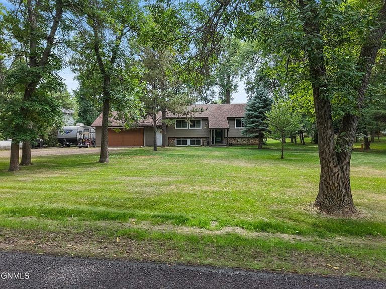 5903 Magnolia Dr photo 3