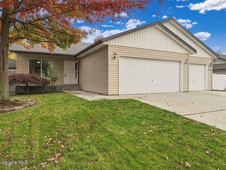 7048 N Epervier Ln photo 4