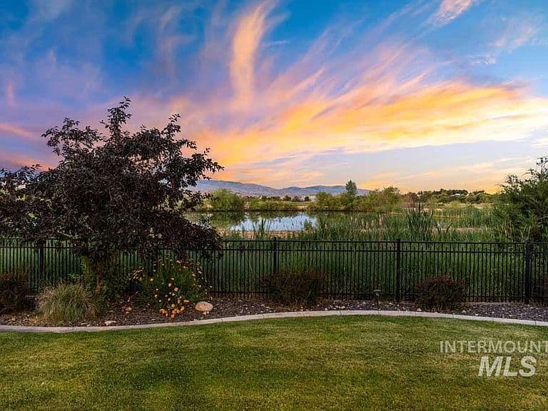 2890 S Brookwater Ln photo 3