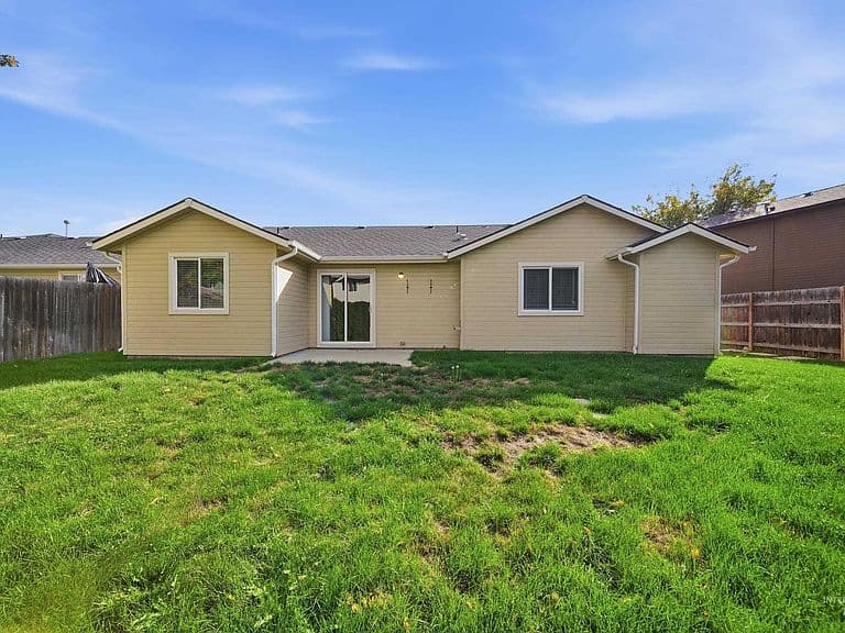 2059 Eureka Ave photo 5