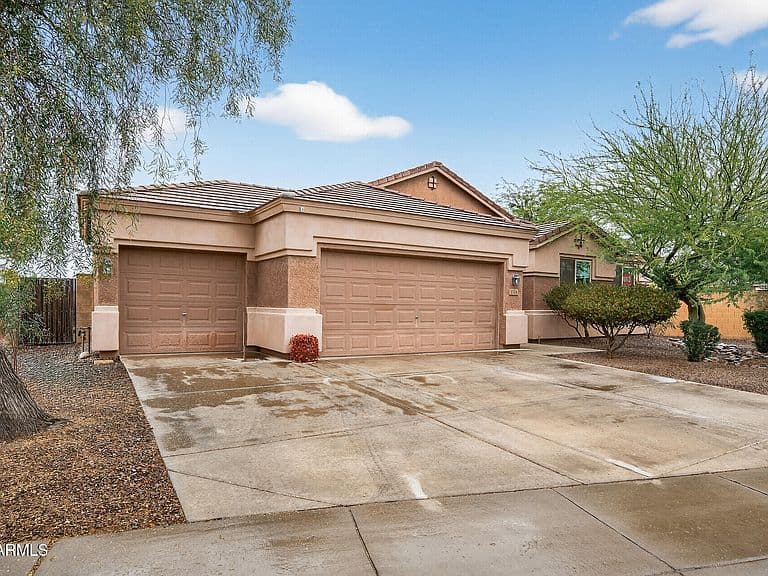 1518 E Fontana Dr photo 2