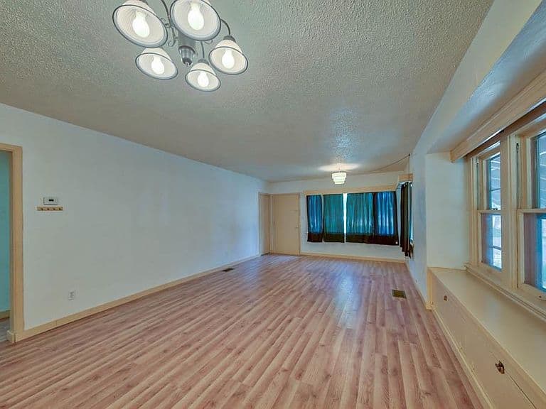 427 6th Ave N photo 4