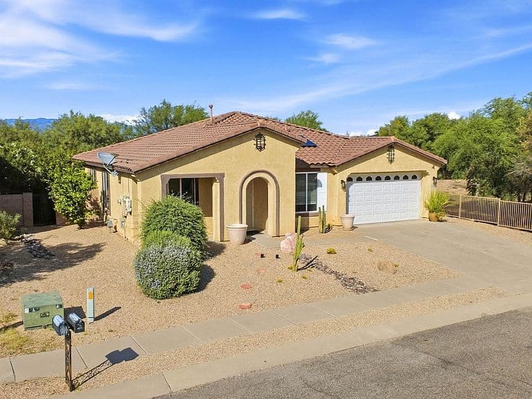 4895 E Silverpuffs Way photo 2