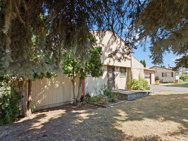 254 Farview Dr photo 2
