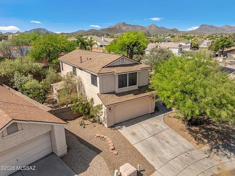 2565 W Brogan St photo 1