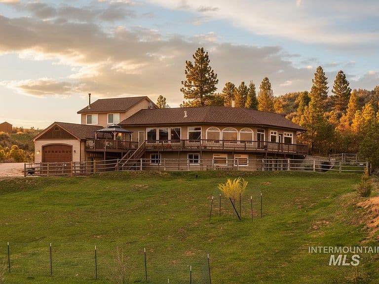 65 Peregrine Dr photo 3