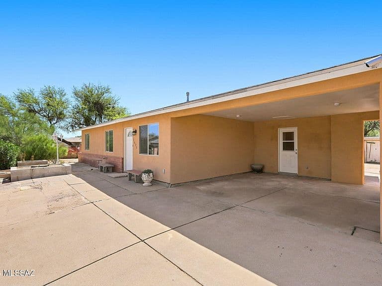 1695 W Calle Guadalajara photo 4
